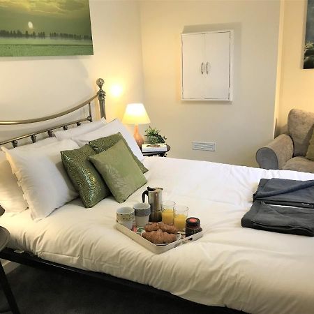 Welcoming Spacious 2-Bedroom House In St Helens St Helens  المظهر الخارجي الصورة