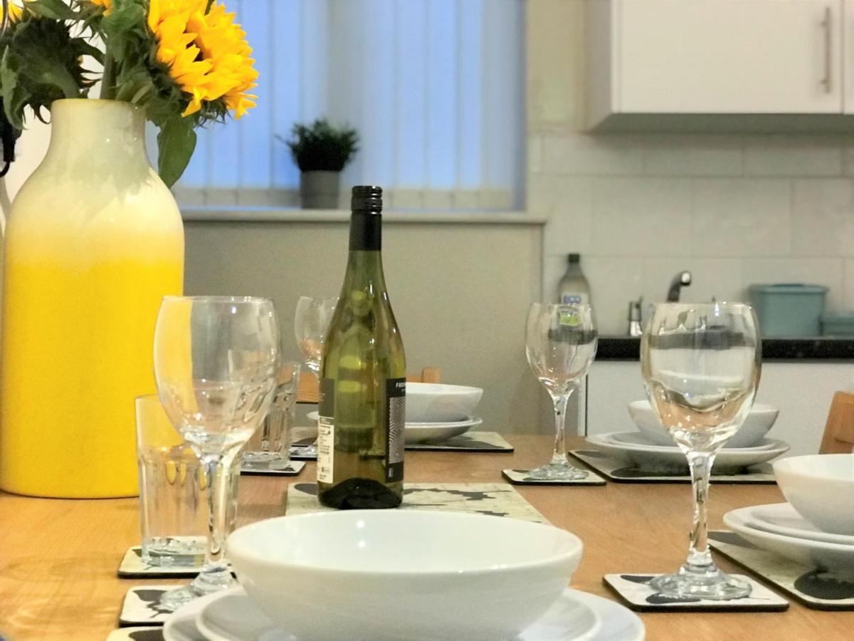 Welcoming Spacious 2-Bedroom House In St Helens St Helens  المظهر الخارجي الصورة