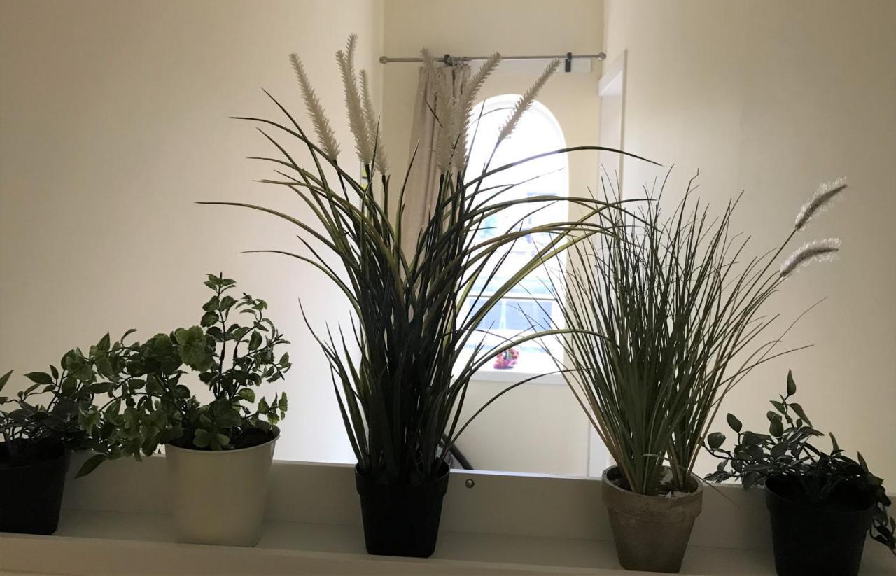 Welcoming Spacious 2-Bedroom House In St Helens St Helens  المظهر الخارجي الصورة