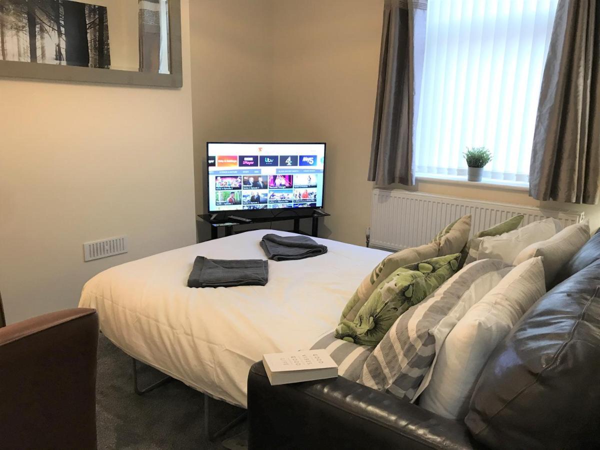 Welcoming Spacious 2-Bedroom House In St Helens St Helens  المظهر الخارجي الصورة