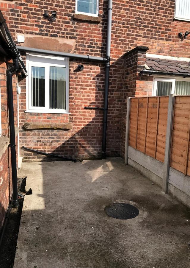 Welcoming Spacious 2-Bedroom House In St Helens St Helens  المظهر الخارجي الصورة