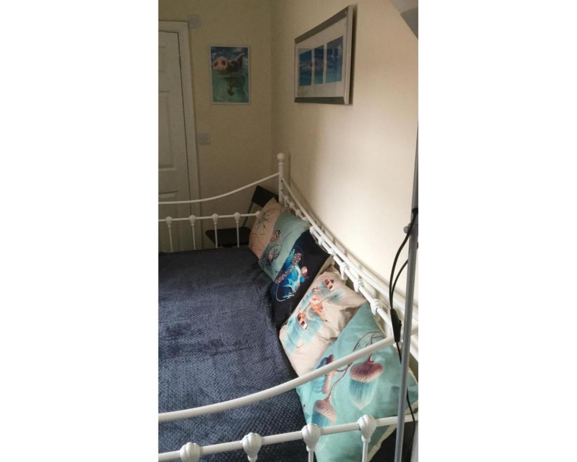 Welcoming Spacious 2-Bedroom House In St Helens St Helens  المظهر الخارجي الصورة