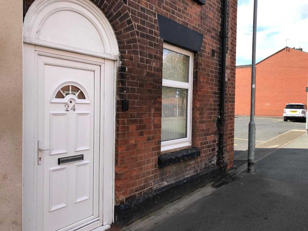 Welcoming Spacious 2-Bedroom House In St Helens St Helens  المظهر الخارجي الصورة